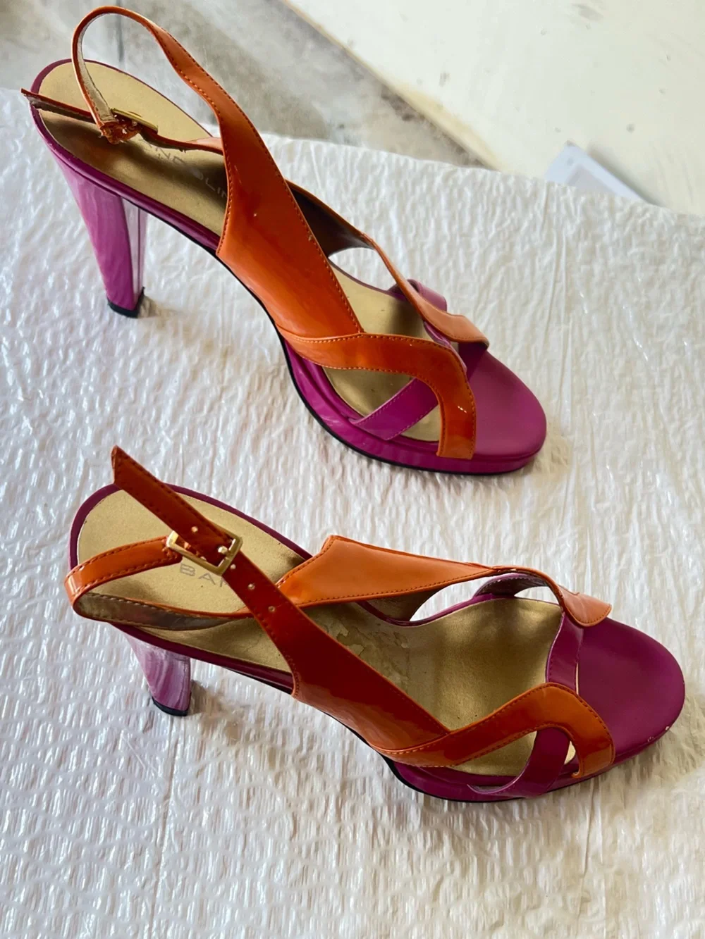 Bandolino Orange and Pink Patent Slingback Heels